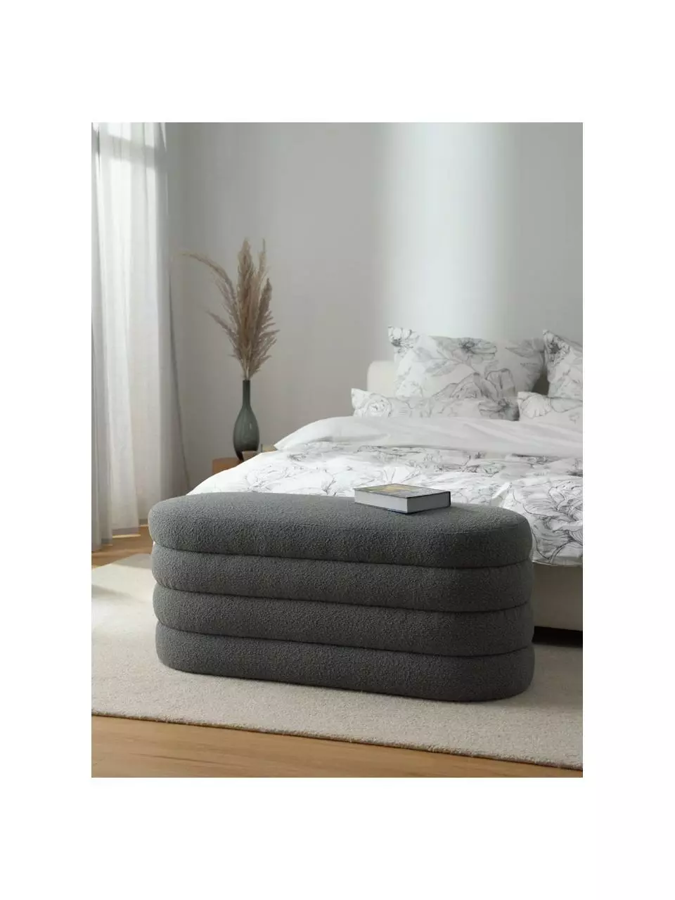 Westwing Collection Bouclé-Polsterbank Alto in Grau, B 110 x H 47 cm 4 Westwing Collection Bouclé-Polsterbank Alto in Grau, B 110 x H 47 cm – Bild 2