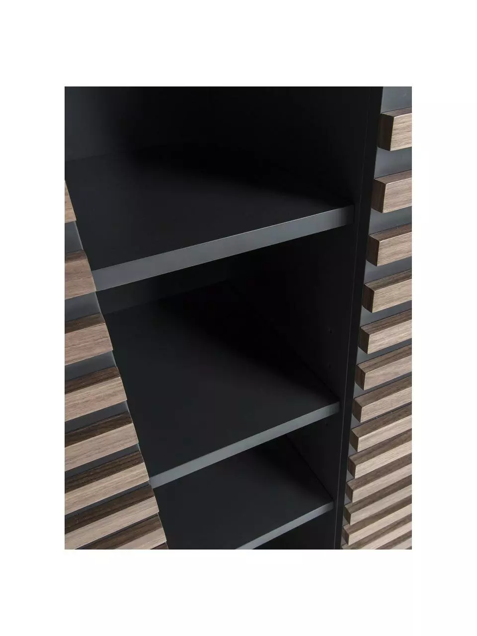 Highboard Kesia mit Walnussfurnier, B 105 x H 155 cm 8 Highboard Kesia mit Walnussfurnier, B 105 x H 155 cm – Bild 6