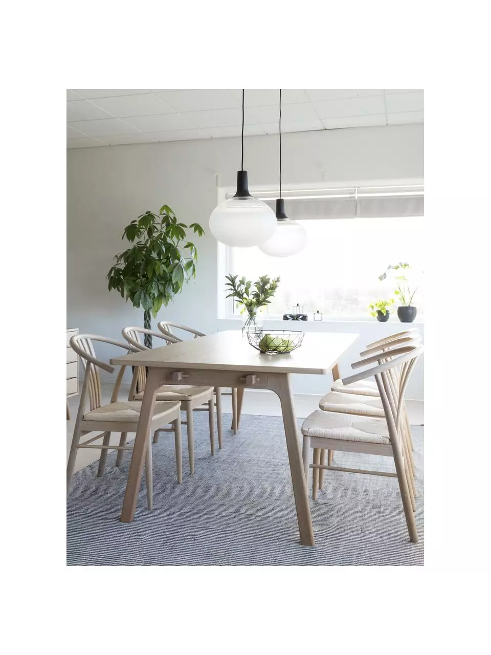 Holz-Armlehnstuhl York mit Binsengeflecht, B 54 x T 54 cm 4 Holz-Armlehnstuhl York mit Binsengeflecht, B 54 x T 54 cm – Bild 2