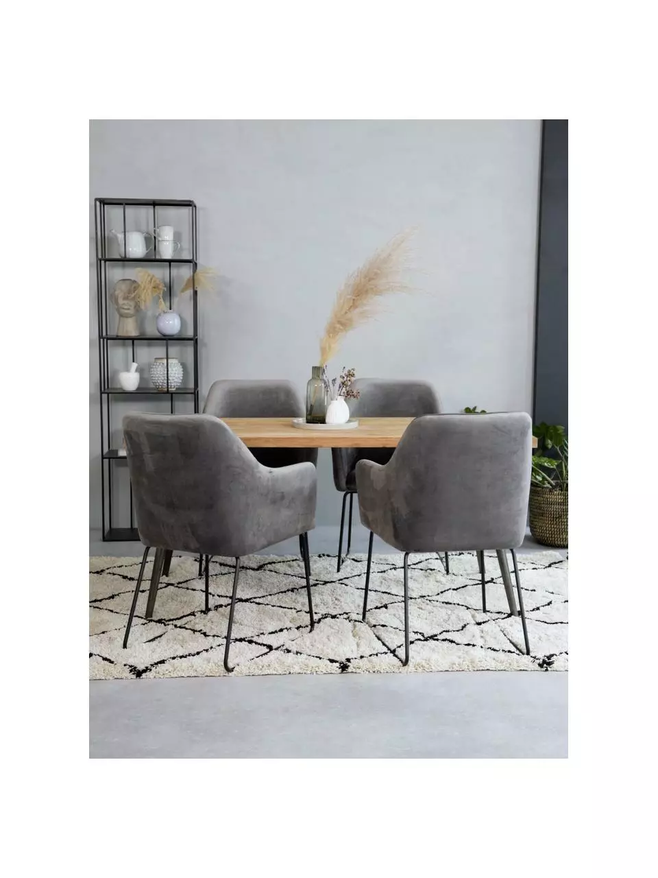 Westwing Collection Samt-Armlehnstuhl Isla in Grau, B 60 x T 62 cm 4 Westwing Collection Samt-Armlehnstuhl Isla in Grau, B 60 x T 62 cm – Bild 2