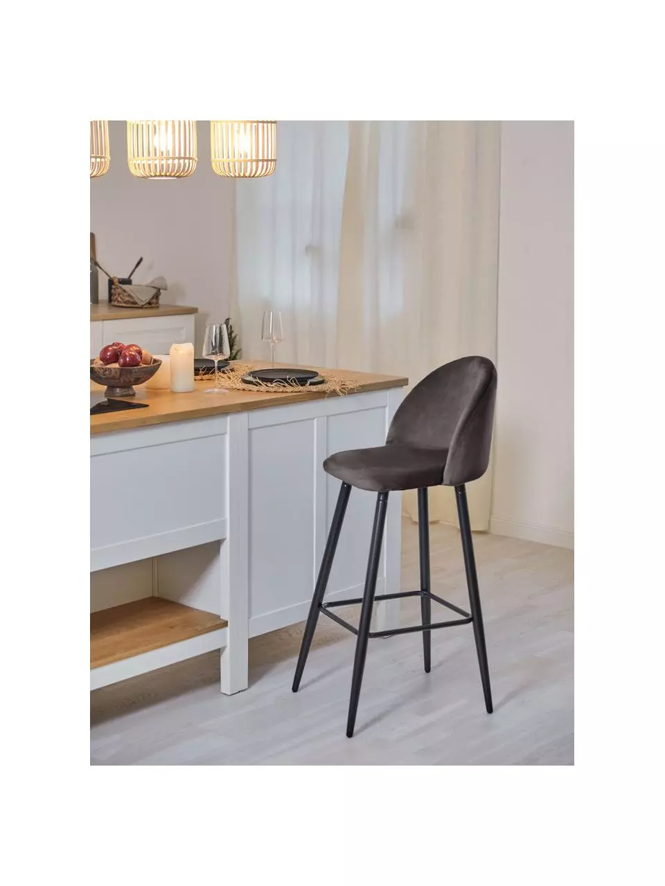 Westwing Collection Samt-Barstuhl Amy in Dunkelgrau, B 45 x H 103 cm 4 Westwing Collection Samt-Barstuhl Amy in Dunkelgrau, B 45 x H 103 cm – Bild 2