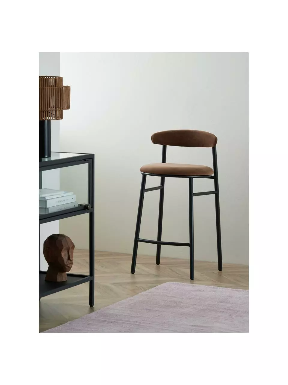 Samt-Barstuhl Doggi in Braun, B 44 x H 84 cm 4 Samt-Barstuhl Doggi in Braun, B 44 x H 84 cm – Bild 2