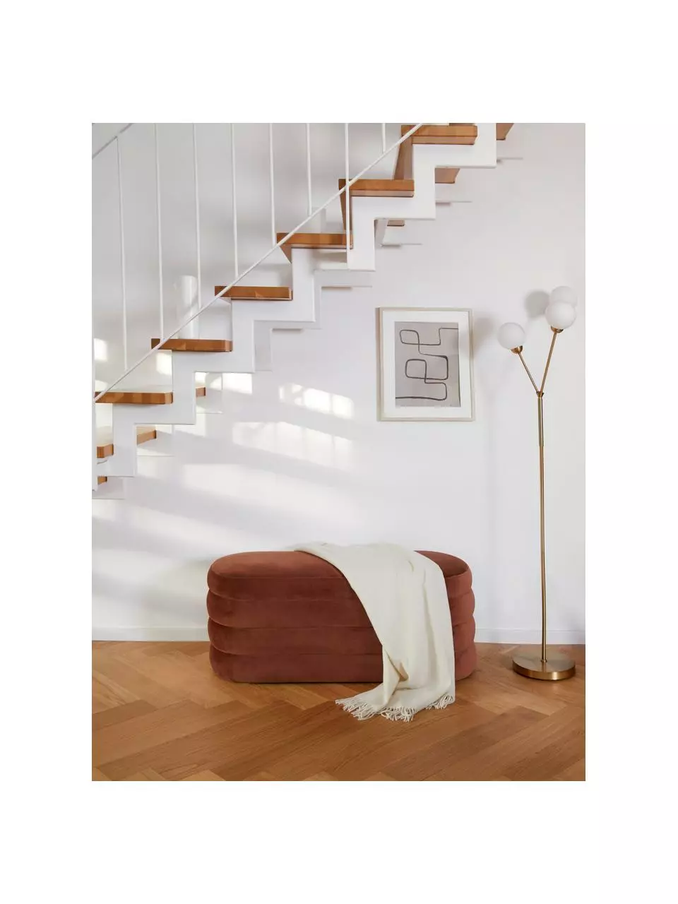 Westwing Collection Samt-Polsterbank Alto in Braun, B 110 x H 47 cm 4 Westwing Collection Samt-Polsterbank Alto in Braun, B 110 x H 47 cm – Bild 2